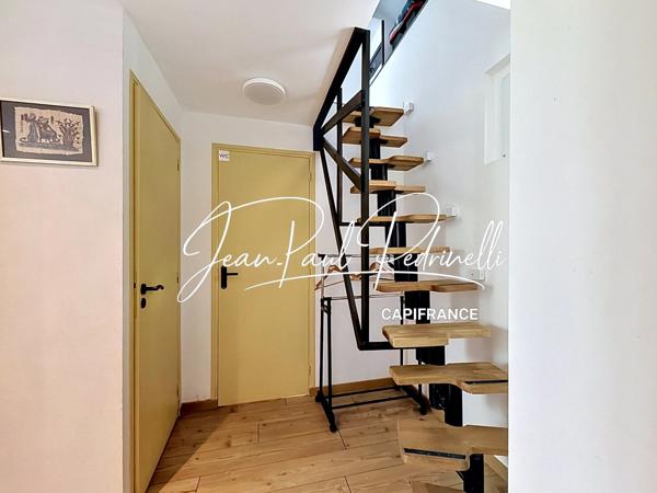 SAINT-RAPHAËL Valescure - Investissement locatif / Résidence principale Appartement 3 pièces duplex  59 m² au sol • 6 couchages • parking privatif • vendu meublé