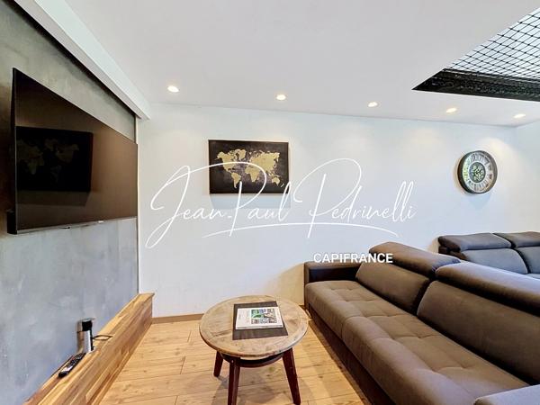 SAINT-RAPHAËL Valescure - Investissement locatif / Résidence principale Appartement 3 pièces duplex  59 m² au sol • 6 couchages • parking privatif • vendu meublé