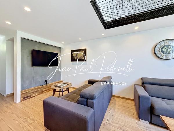 SAINT-RAPHAËL Valescure - Investissement locatif / Résidence principale Appartement 3 pièces duplex  59 m² au sol • 6 couchages • parking privatif • vendu meublé