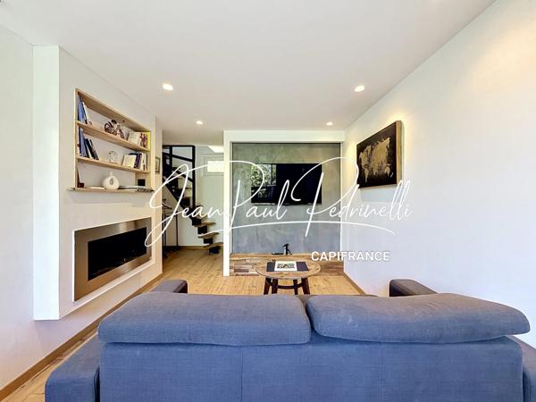 SAINT-RAPHAËL Valescure - Investissement locatif / Résidence principale Appartement 3 pièces duplex  59 m² au sol • 6 couchages • parking privatif • vendu meublé