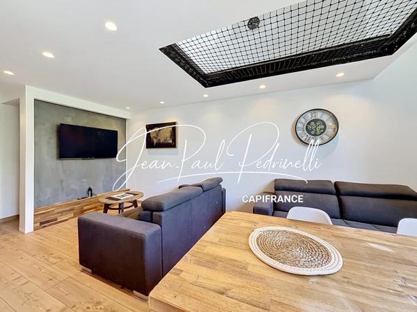 SAINT-RAPHAËL Valescure - Investissement locatif / Résidence principale Appartement 3 pièces duplex  59 m² au sol • 6 couchages • parking privatif • vendu meublé