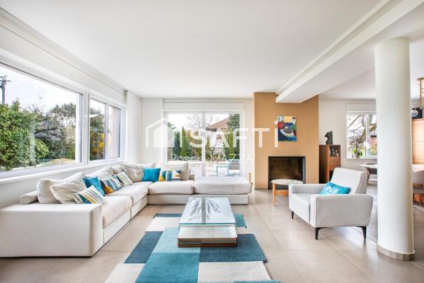 superbe maison d'architecte de 220m² avec piscine