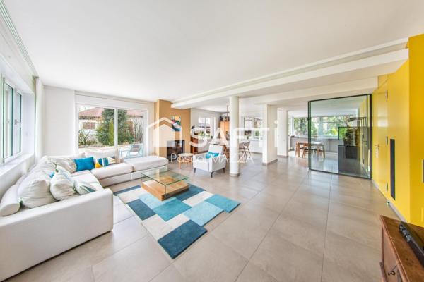 superbe maison d'architecte de 220m² avec piscine