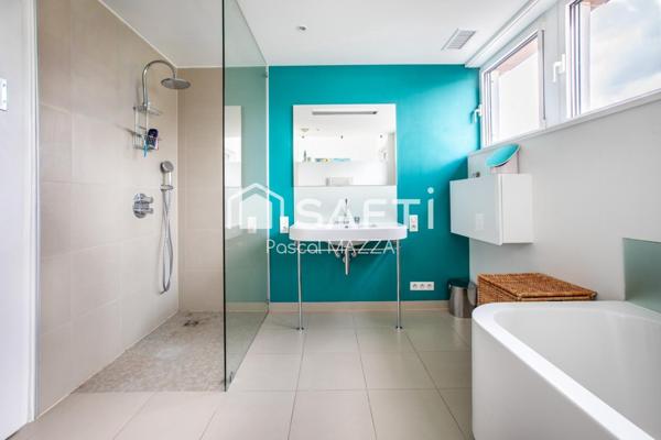 superbe maison d'architecte de 220m² avec piscine