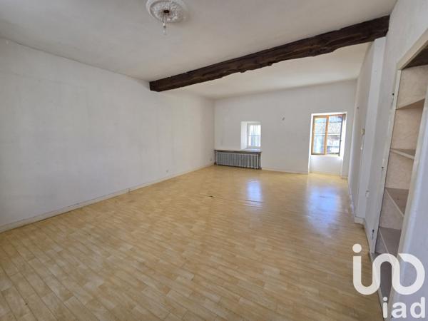 Maison de village 6 pièces de 142 m² à Ébreuil (03450)