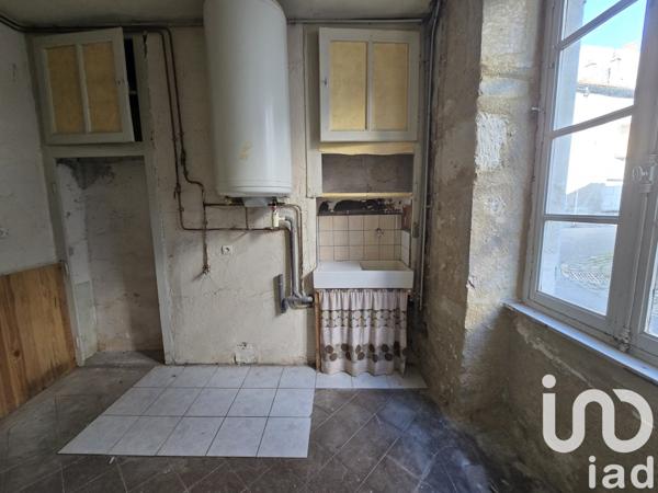 Maison de village 6 pièces de 142 m² à Ébreuil (03450)