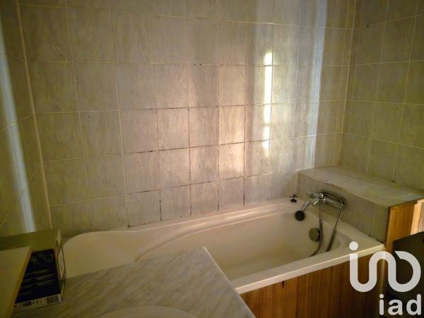 Maison de village 6 pièces de 142 m² à Ébreuil (03450)