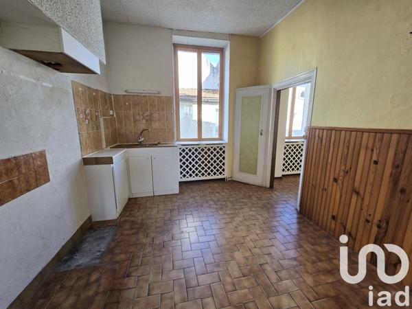 Maison de village 6 pièces de 142 m² à Ébreuil (03450)