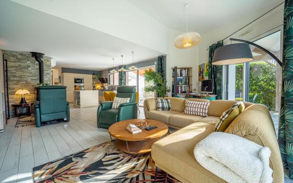 Maison à vendre    4 pièces •  Lit-et-Mixe