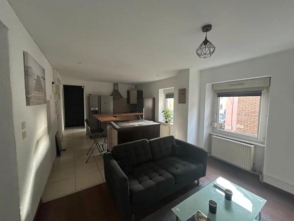 Appartement à louer 3 pièces 62.78m² Belfort (90000)