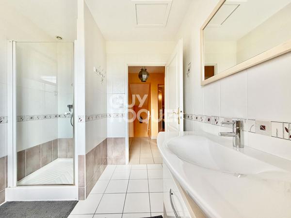 Lieu de vie 5 chambres et double garage à Gujan-Mestras ...