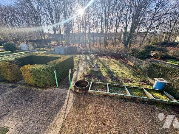 A vendre à SALBRIS, maison individuelle édifiée sur un sous-sol intégral, offrant une surface h...