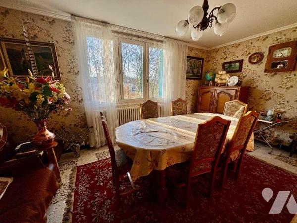 A vendre à SALBRIS, maison individuelle édifiée sur un sous-sol intégral, offrant une surface h...