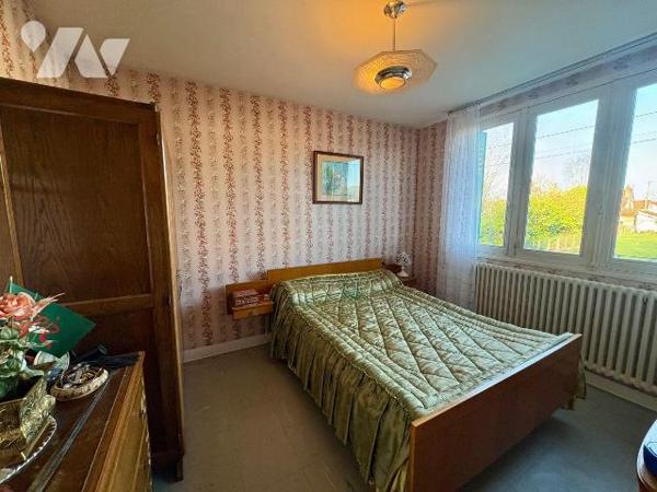 A vendre à SALBRIS, maison individuelle édifiée sur un sous-sol intégral, offrant une surface h...