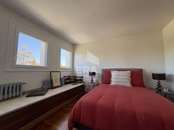 Saintes - Face aux Arènes