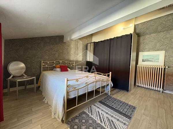 Saintes - Face aux Arènes