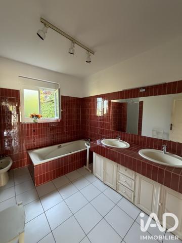 Maison à vendre 4 pièces 169 m² Gond-Pontouvre