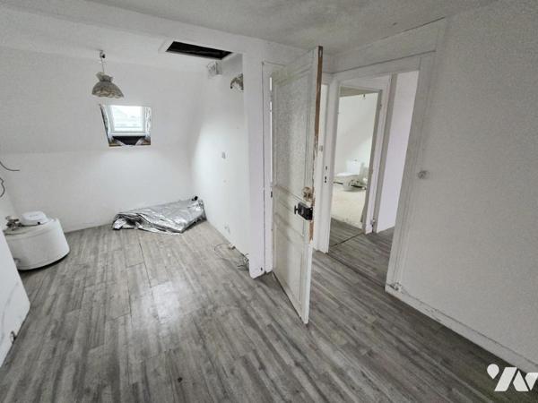 Secteur gare Angers maison avec cour composée de 3 logements