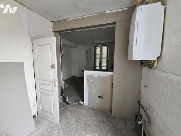 Secteur gare Angers maison avec cour composée de 3 logements