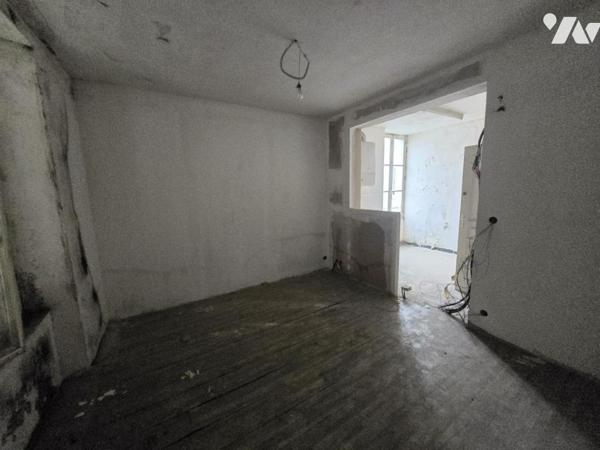 Secteur gare Angers maison avec cour composée de 3 logements