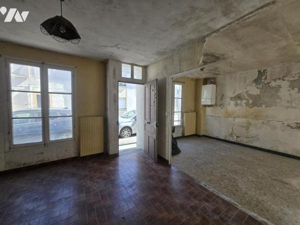 Secteur gare Angers maison avec cour composée de 3 logements