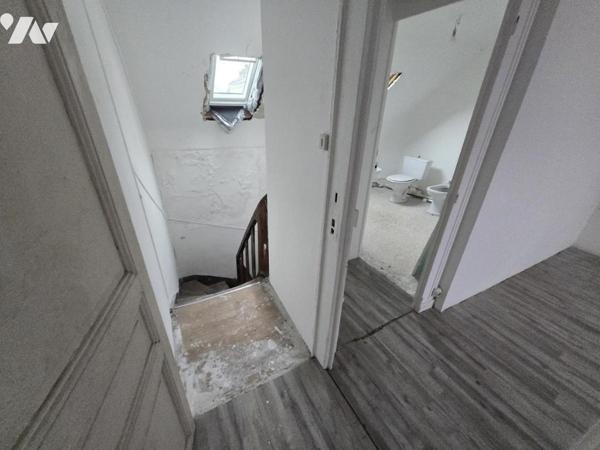 Secteur gare Angers maison avec cour composée de 3 logements