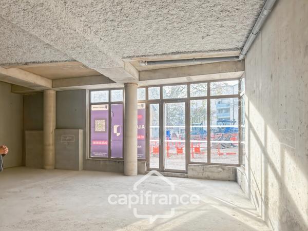 Local/bureau à louer CREPIEUX LA PAPE (69) surface 74 m2