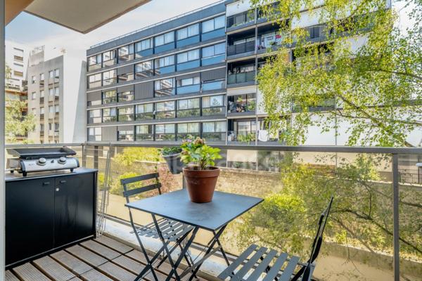 Appartement à vendre 2 pièces PARIS 20EME ARRONDISSEMENT (75) avec balcon de 6 m2