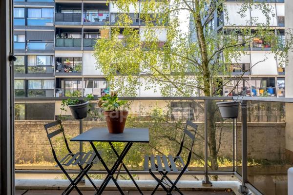 Appartement à vendre 2 pièces PARIS 20EME ARRONDISSEMENT (75) avec balcon de 6 m2