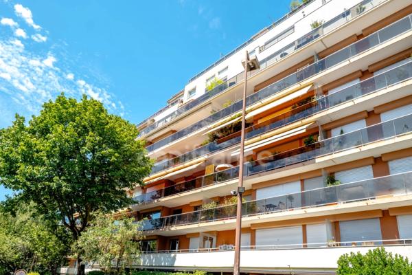 Appartement à vendre 2 pièces PARIS 20EME ARRONDISSEMENT (75) avec balcon de 6 m2