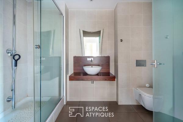 Appartement type condominium avec terrasse proche Etoile