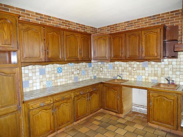 Immeuble, 5 appartements, 273 m² 311 800 €