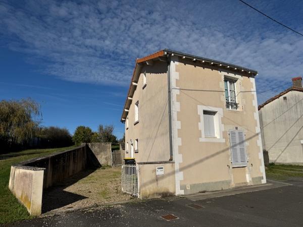 Maison avec jardin et garage