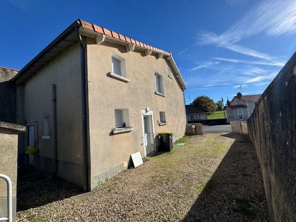 Maison avec jardin et garage