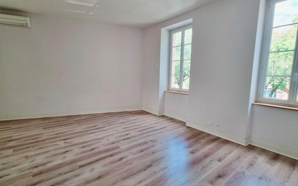 Appartement à louer    3 pièces • 89 m2 Albi