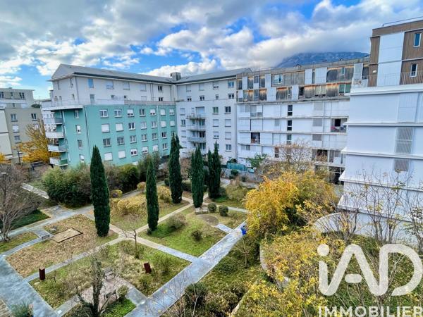 Location studio 37,43 m² Grenoble
