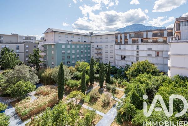Location studio 37,43 m² Grenoble