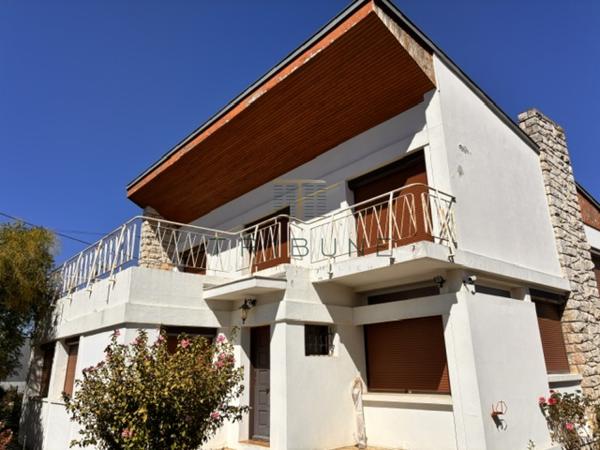 Maison 8 pièce(s) 5 chambre(s) 183 m²