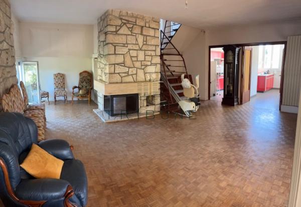 Maison 8 pièce(s) 5 chambre(s) 183 m²