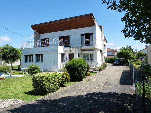 Maison 8 pièce(s) 5 chambre(s) 183 m²