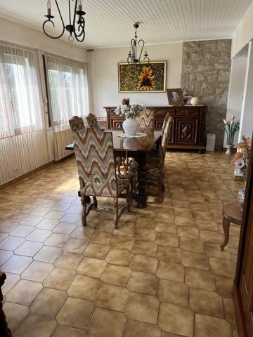 Maison 8 pièce(s) 5 chambre(s) 183 m²