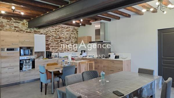 Maison à OMBREE D ANJOU, 49420 - 5 pièces 175m²