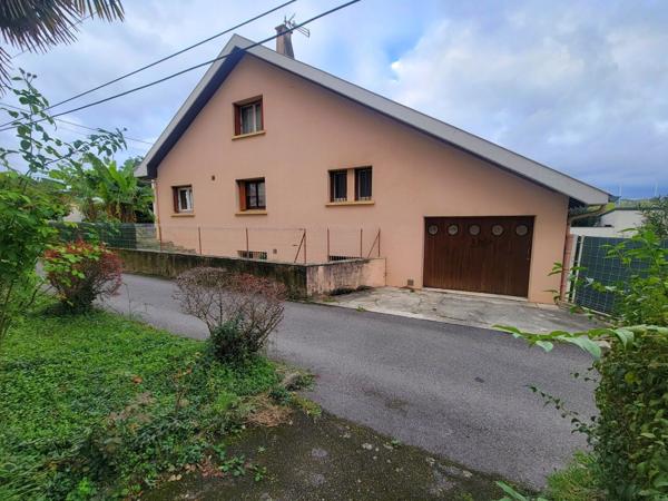 Maison avec sous-sol et 850 m² de terrain quartier "Châteauvert"