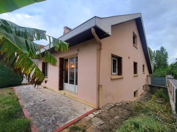 Maison avec sous-sol et 850 m² de terrain quartier "Châteauvert"