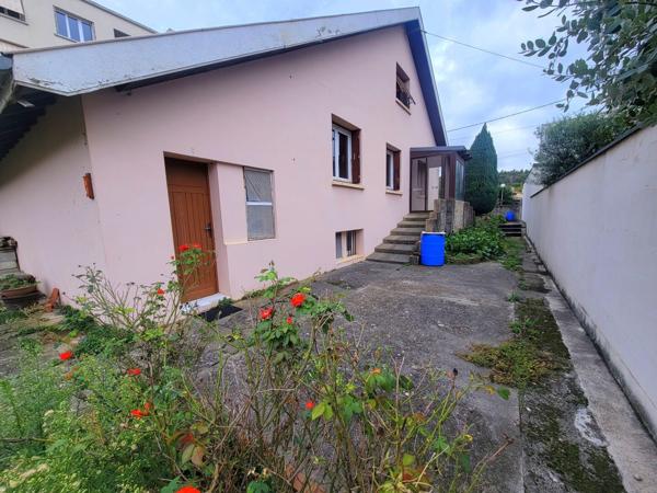 Maison avec sous-sol et 850 m² de terrain quartier "Châteauvert"