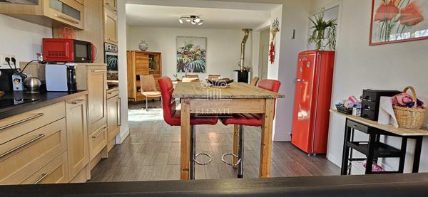 Eauze (32800) Maison en pierre avec piscine - 5 pièces - proche Eauze