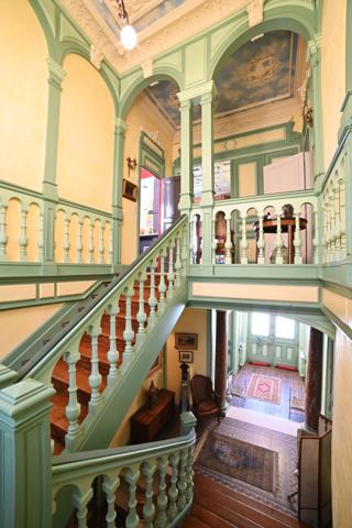 Poitiers Plateau, Maison de caractère avec cour aménagée et garage.