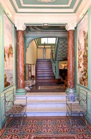 Poitiers Plateau, Maison de caractère avec cour aménagée et garage.