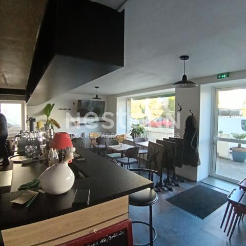 A Vendre - Murs commerciaux occupés - Immeuble mixte avec restaurant et habitation - Auray