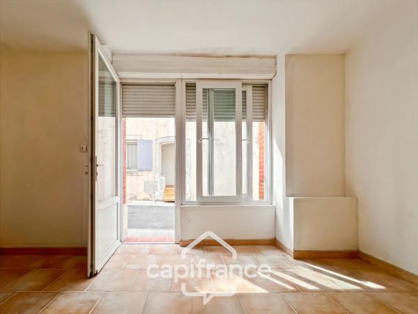 Investissement sur Charleval maison en plein coeur du village R+1avec terrasse tropézienne, garage, plusieurs entrées indépendantes, étage à finir